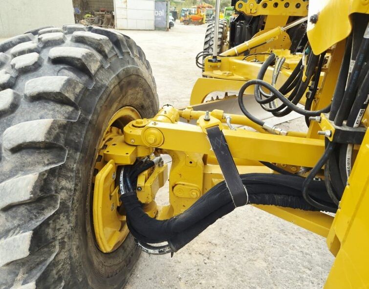 CATERPILLAR  140 AWD ***IMPECABLE***